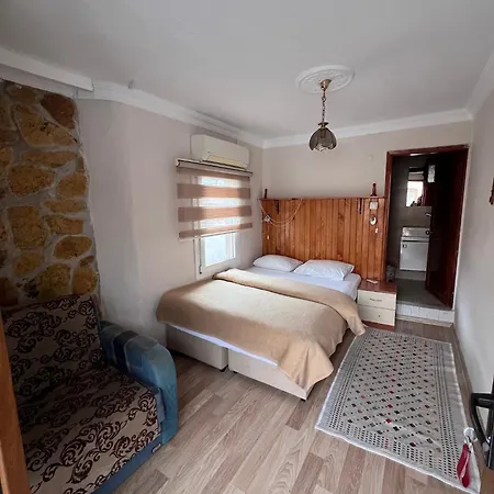 Проживание в семье Pergamonpension Бергама