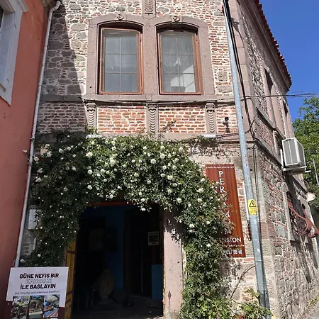 Проживание в семье Pergamonpension *